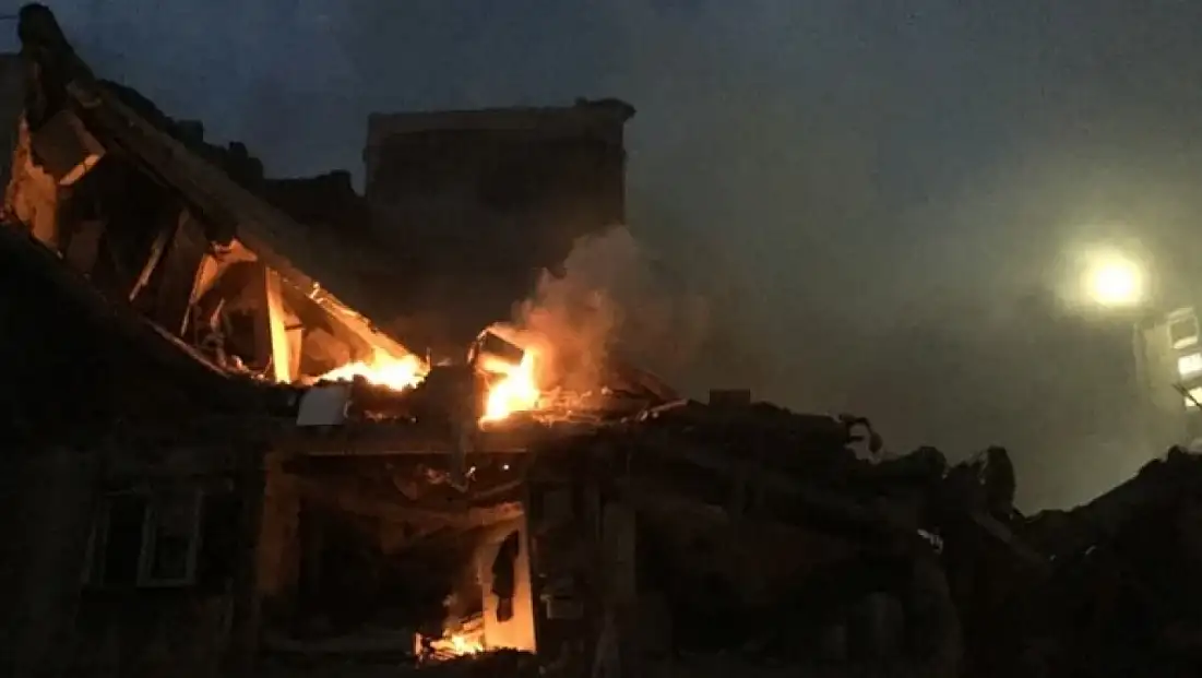 İsrail ordusu, İran'a yeni hava saldırıları düzenleyeceklerini açıkladı