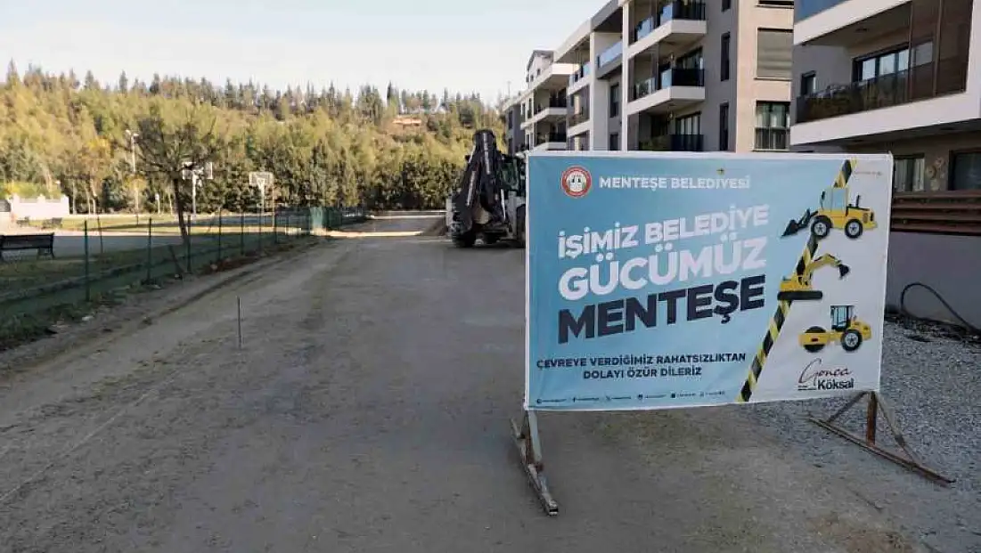 Menteşe’de yol yapım çalışmaları; Parkeler, kaldırımlar yenileniyor