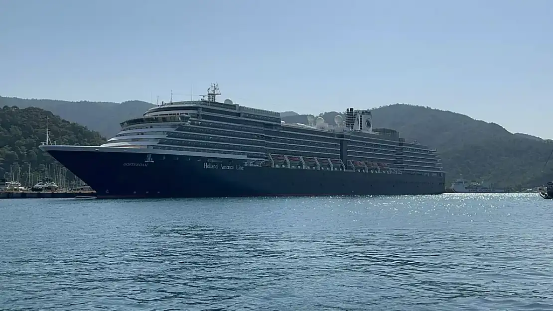 2 bin ABD'li turisti taşıyan gemi Marmaris'e demirledi!