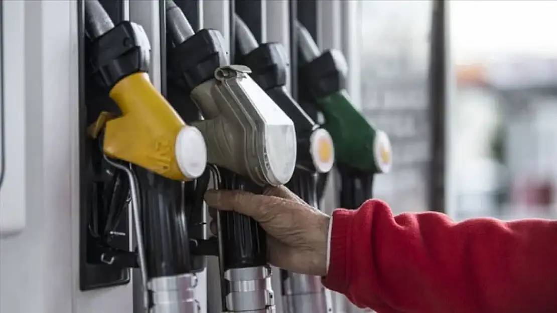 Akaryakıtta büyük zam geliyor! Benzin ve motorine 1 liranın üzerinde artırım bekleniyor