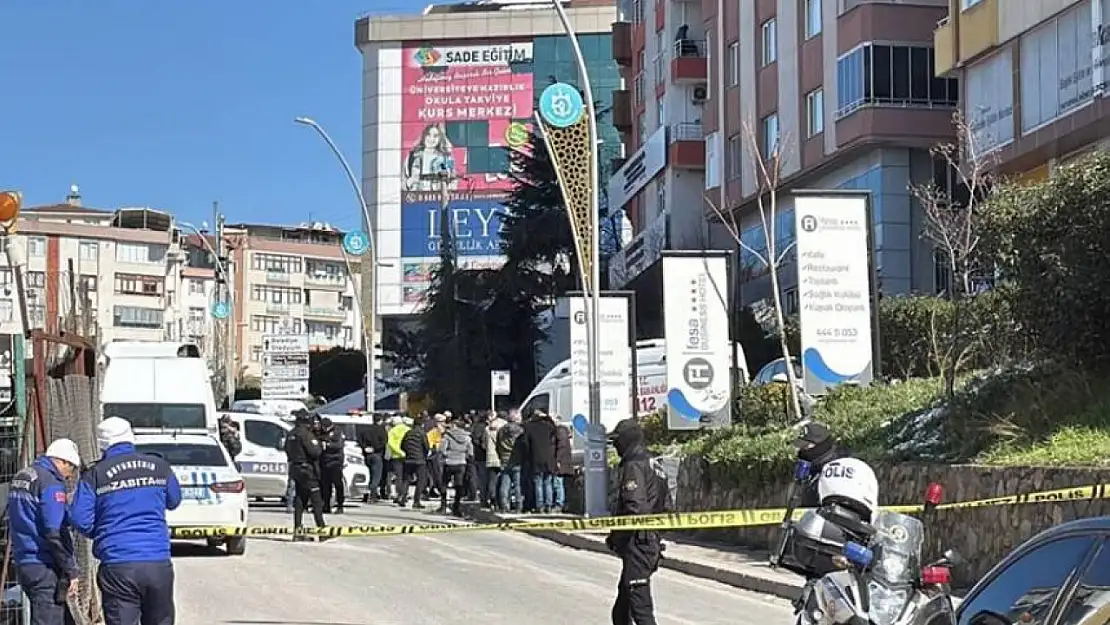 Alacaklısı pompalı tüfekle dehşet saçtı: Restoranında saldırıya uğrayan kişi öldü