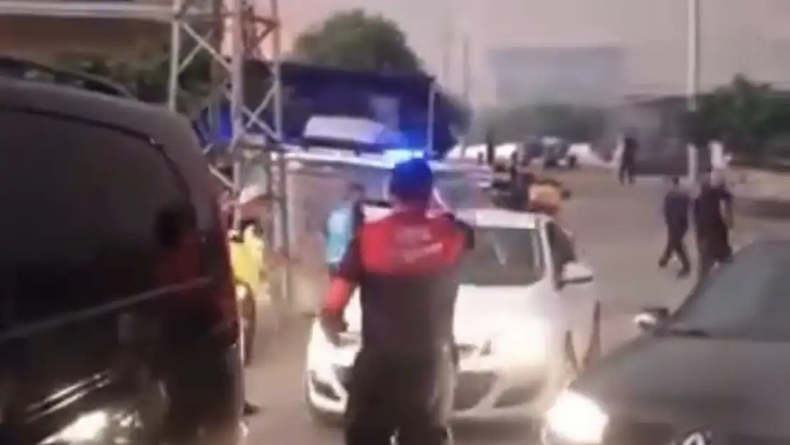 Aliağa'daki yangın sonucunda bazı evler tahliye edildi