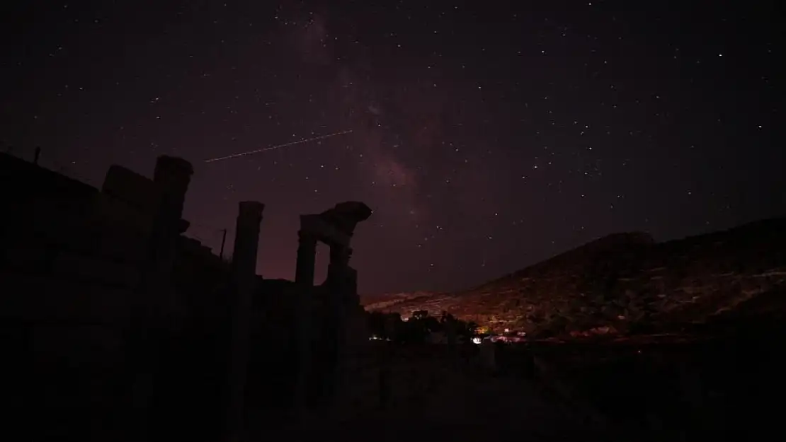 Antik Kent Knidos'ta perseid yağmuru görsel şölen sundu, nefesler kesildi!
