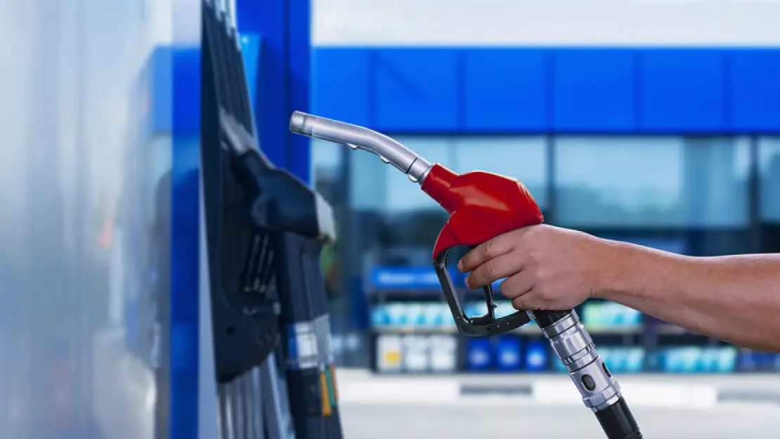 Araç sahipleri petrollere koşuyor! Akaryakıta çifte indirim