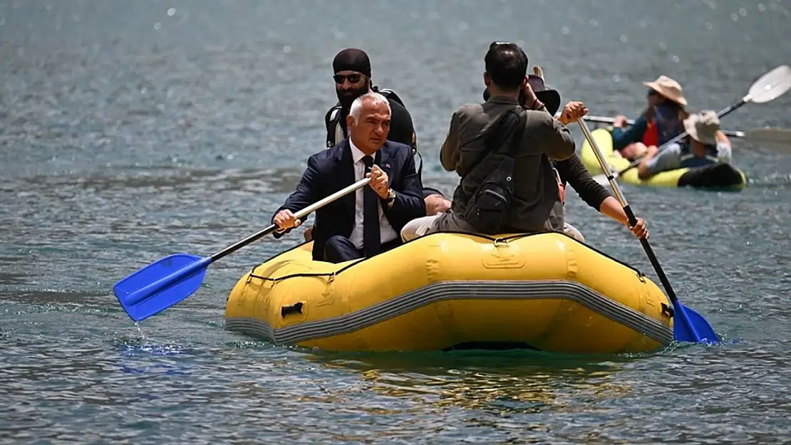 Bakan Ersoy Yüksekova'yı ziyaret etti