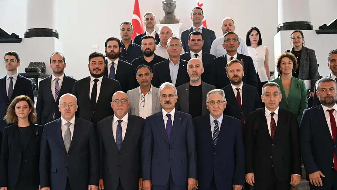 Bakan Uraloğlu, Gürcistan'da Türk iş insanlarıyla buluştu
