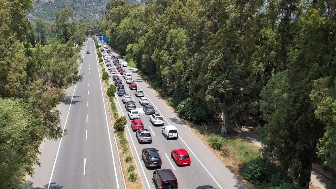 Bayram boyunca Muğla'ya 5 günde 246 bin araç giriş yaptı!
