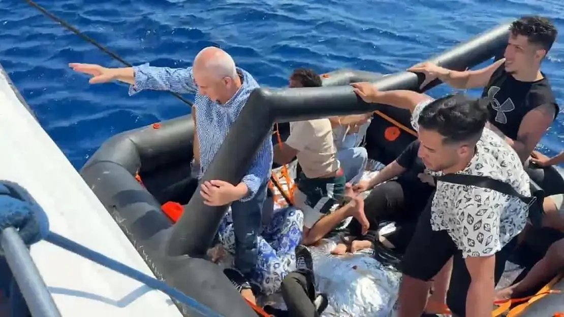 Bodrum açıklarında 13 düzensiz göçmen operasyonla kurtarıldı