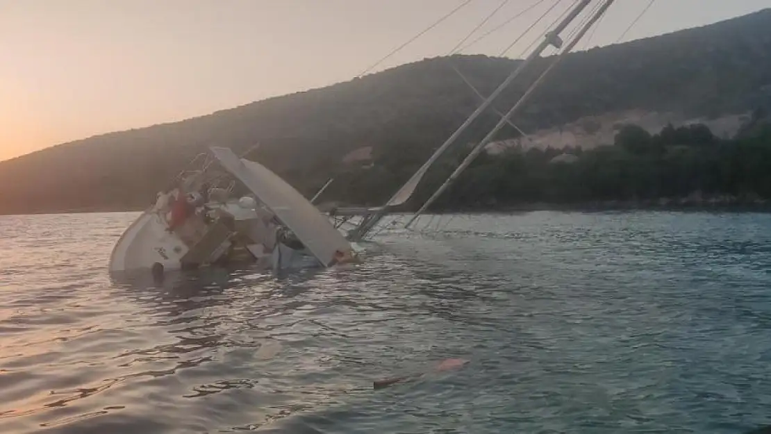 Bodrum açıklarında tekne kayalıklara çarptı! 5 kişi kurtarıldı