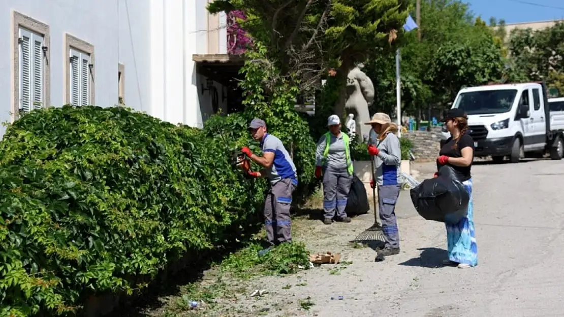 Bodrum Belediyesi çevre temizliği çalışmalarına devam ediyor