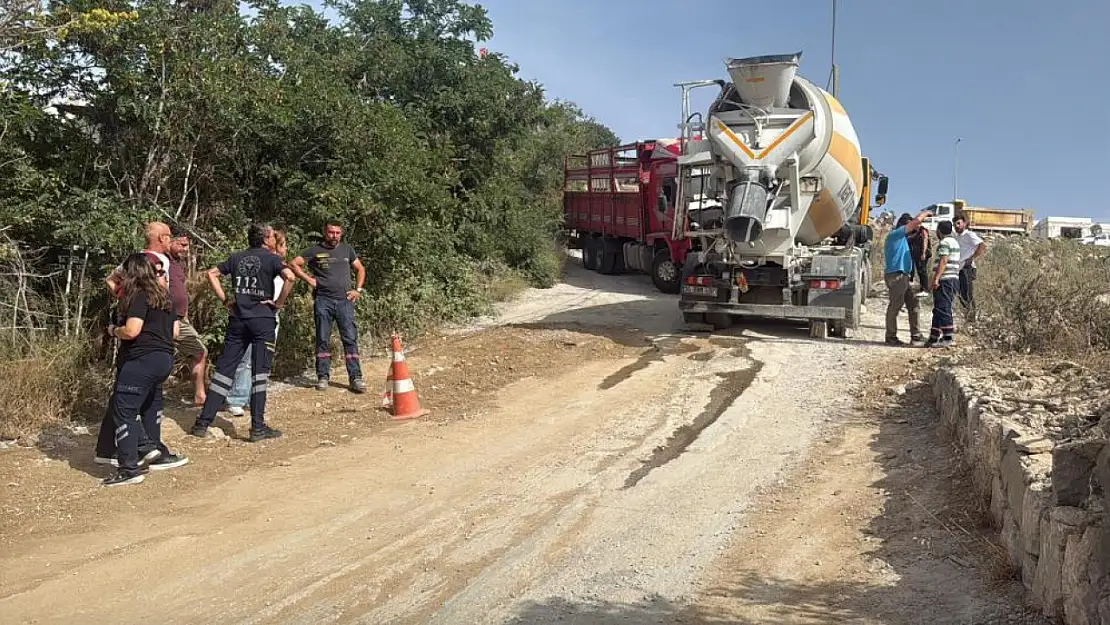 Bodrum'da beton mikseri sürücüsü araçların arasında sıkışarak hayatını kaybetti