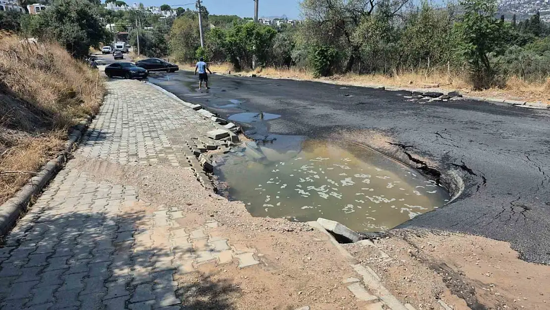 Bodrum'da değişmeyen manzara… Bitez'de su isale hattı patladı!