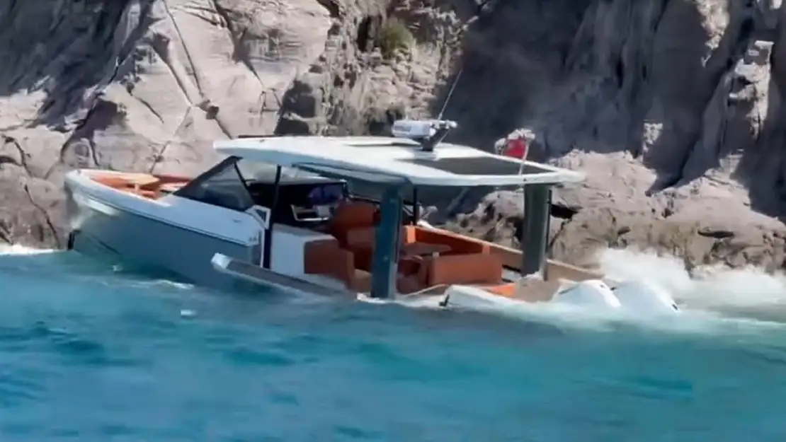 Bodrum'da karaya oturan teknedeki 3 kişi kurtarıldı!