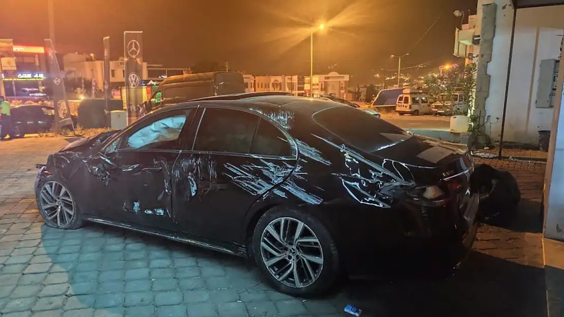 Bodrum'da lüks araçla kaza yapan sürücü, plakayı söküp kaçtı!
