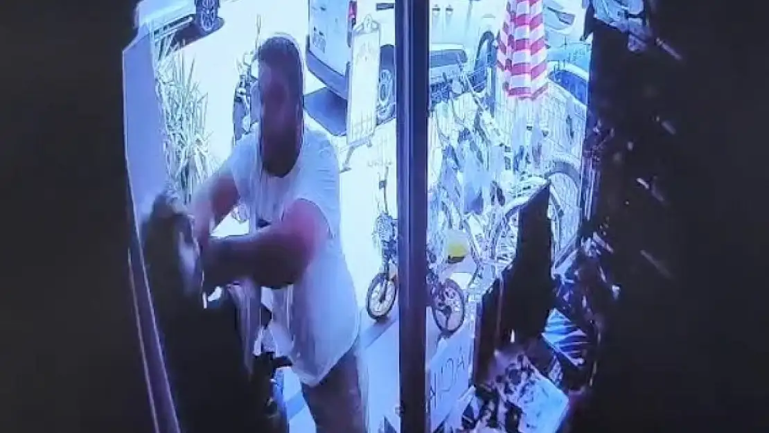 Bodrum'da motosiklet tartışması kanlı bitti! Esnaf hastanelik oldu