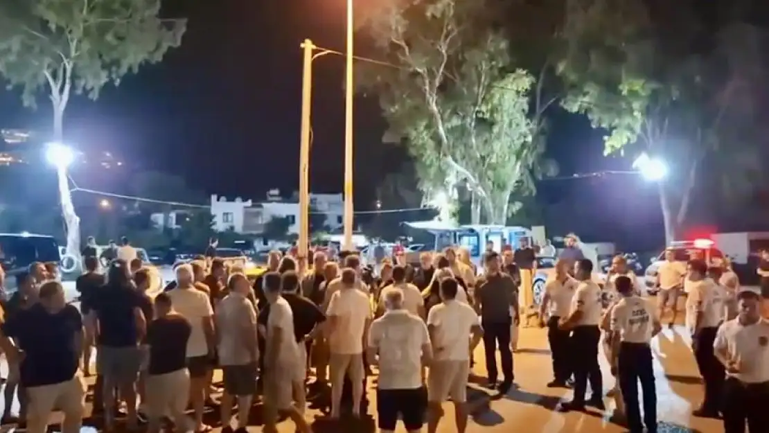 Bodrum'da taksicilerden eylem! 150 taksici caddeyi trafiğe kapattı