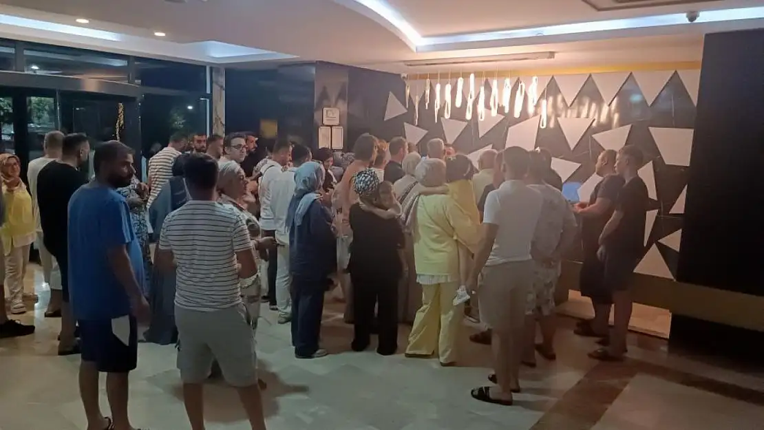 Bodrum'da tatil krizi! Elektrik kesintisi ve bakımsız otel turistleri ayaklandırdı