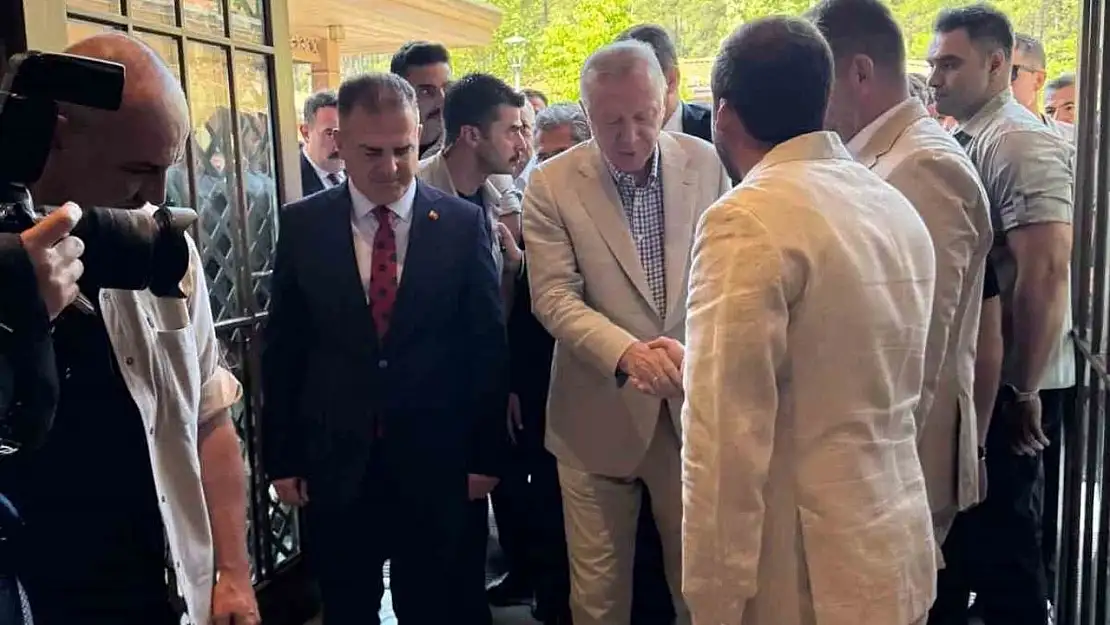 Cumhurbaşkanı Erdoğan Cuma namazını Okluk Millet Camii'nde kıldı