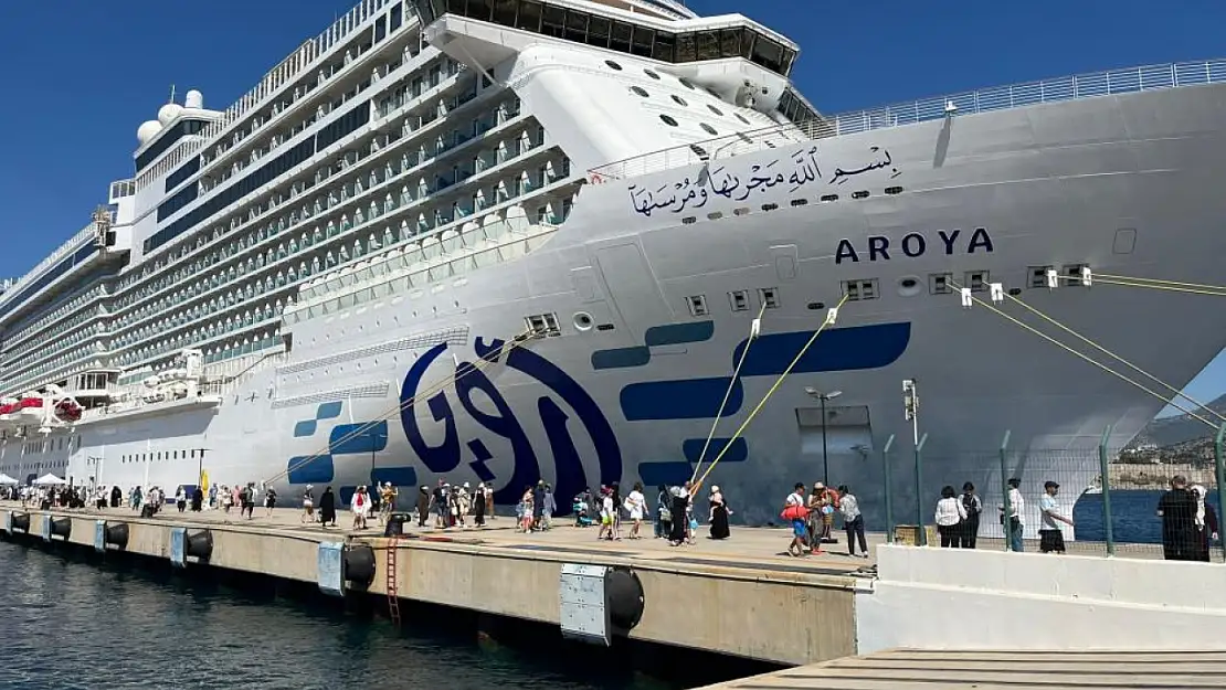 Dev yolcu gemisi yeniden Bodrum'da!