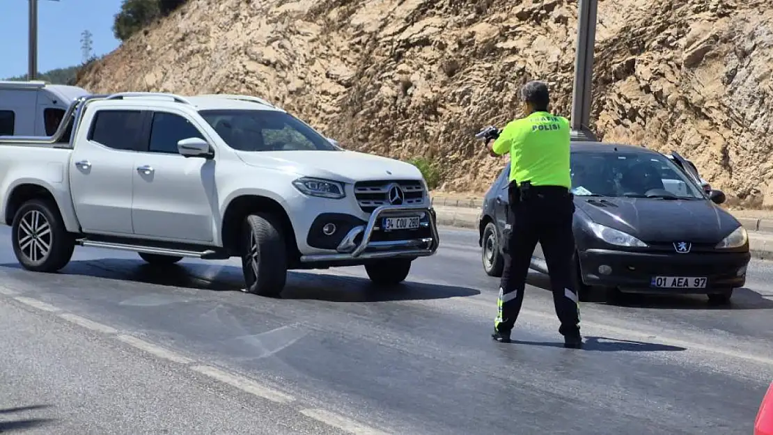 Dilan Çıtak polisin üzerine Bodrum'da araba sürünce havaya ateş açıldı