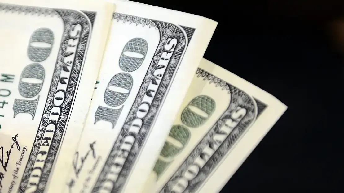 Dolar ve Euro haftaya yüksek seviyeden başladı