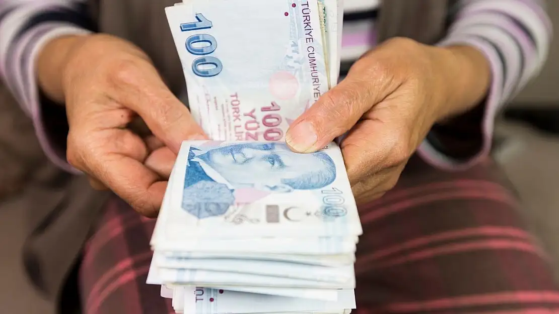 Emekliye bayramda 8 bin lira ikramiye veriliyor! 'O' tarihte anında hesaplarda olacak