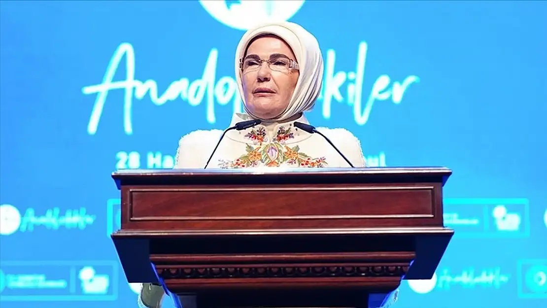 Emine Erdoğan'dan koruyucu ailelere teşekkür
