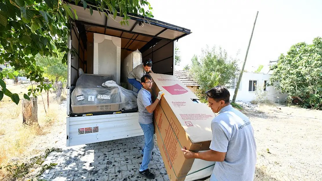 Fethiye Belediyesi'nden evi yanan aileye yardım!