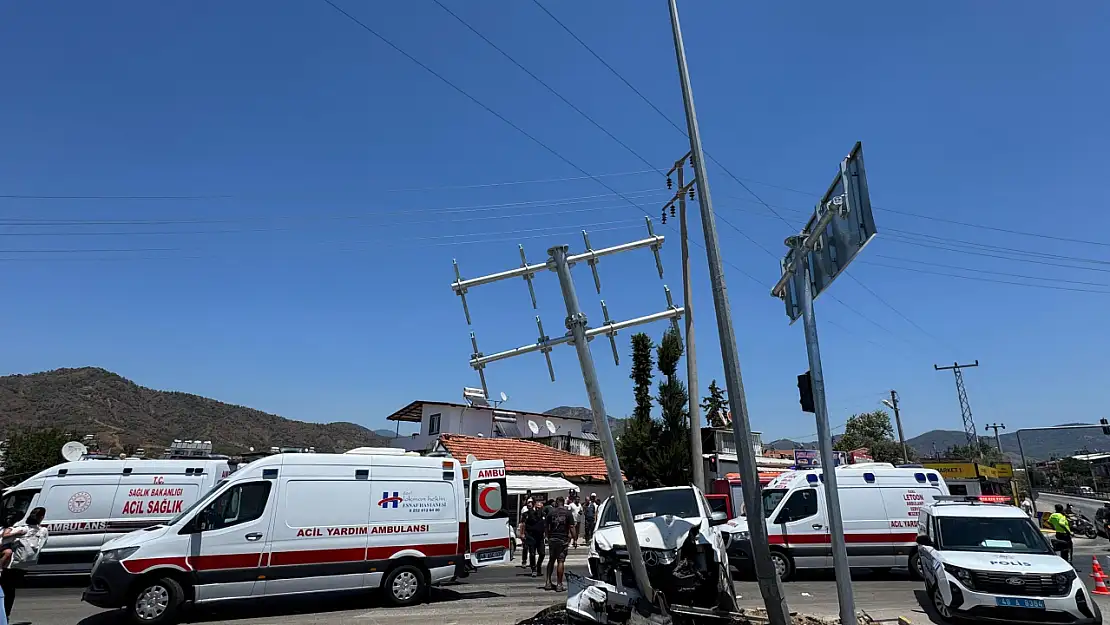 Fethiye'de feci kaza: Çok sayıda yaralı var