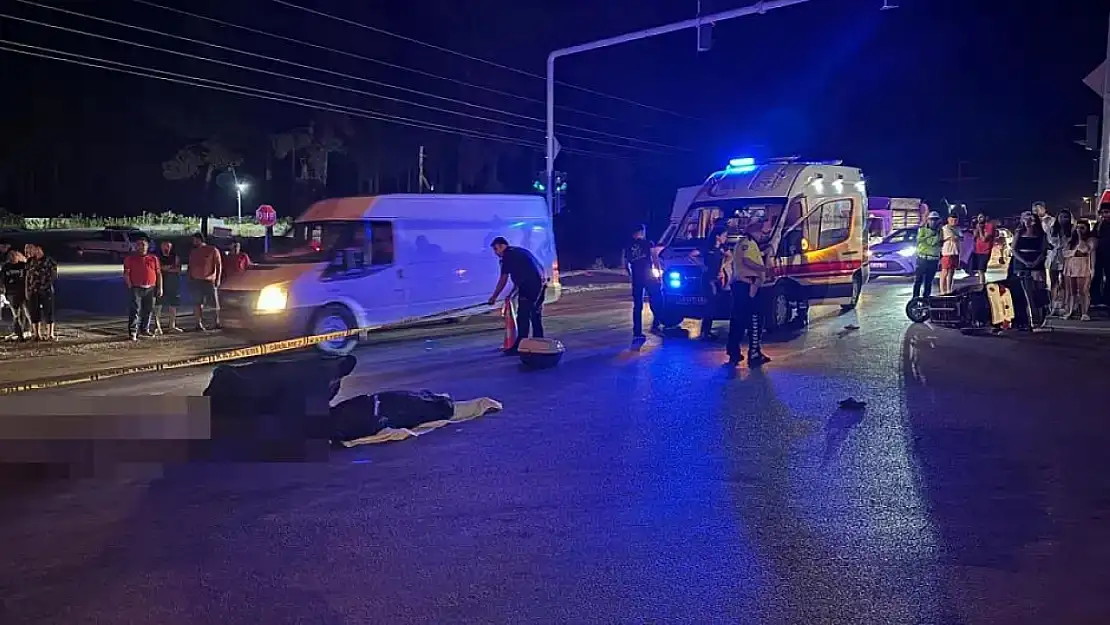 Fethiye'de feci kaza! Otomobille motosiketli çarpıştı
