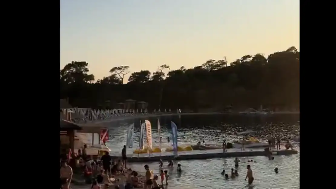 Fethiye'de vatandaşlar ücretsiz plajları tercih ediyor! 'İki şemsiye için 2-3 bin TL istediler'