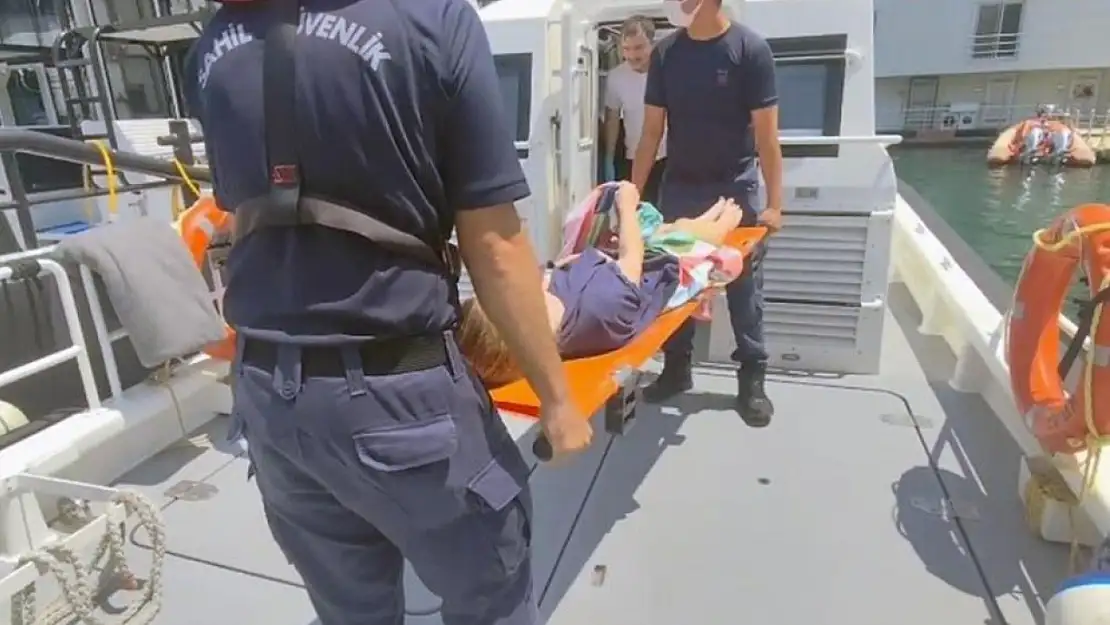 Fethiye'deki gezi teknesinde rahatsızlanan vatandaş tıbbı tahliye edildi