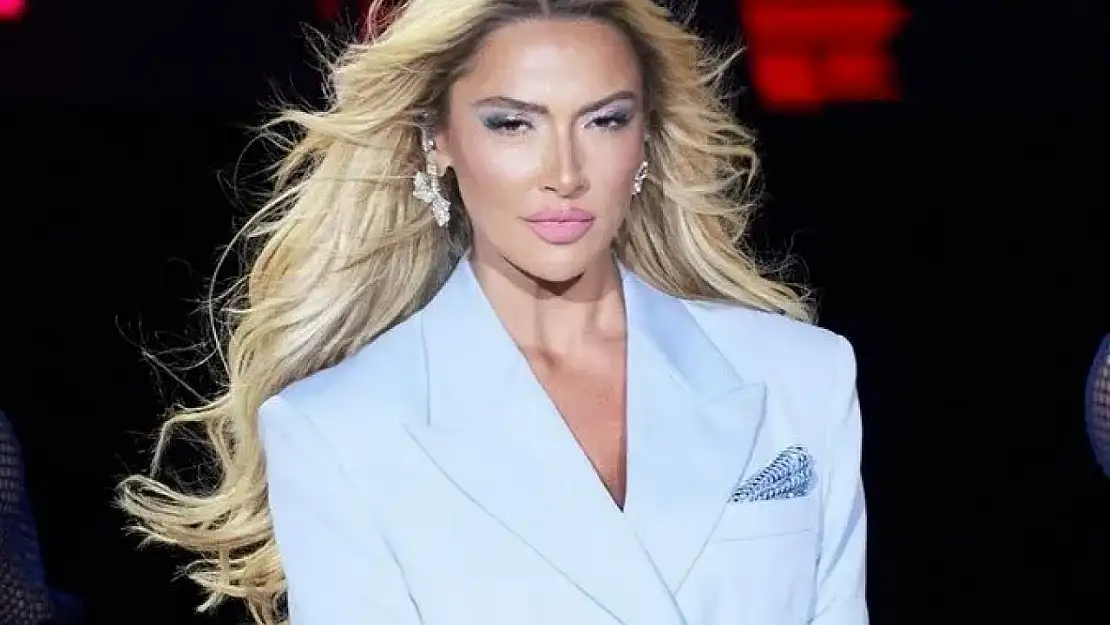 Hadise Sevenlerini Üzdü: Ses Problemi Yaşıyor