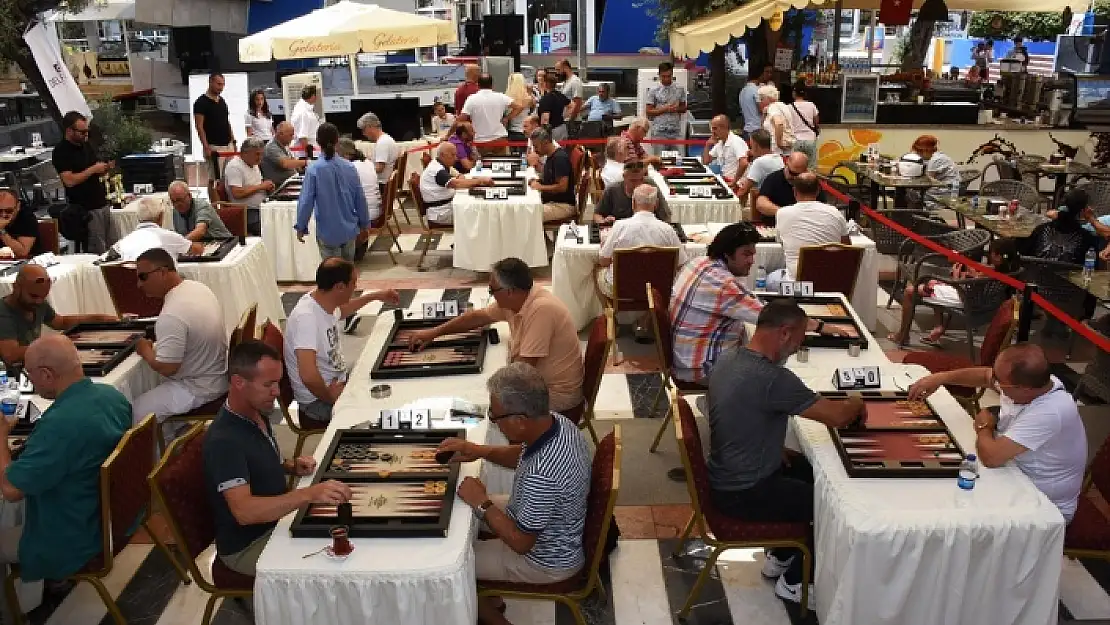 BODRUM'DA EN BABA TAVLA TURNUVASI DÜZENLENDİ