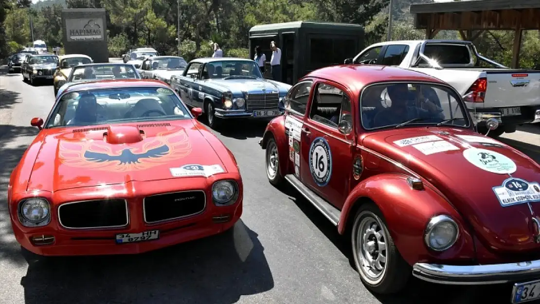 BODRUM'DA KLASİK OTOMOBİL RALLİSİ