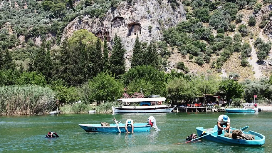 DALYAN VE KÖYCEĞİZ'DE SUYUN ALTINDAN 20 TRAKTÖR ATIK ÇIKTI