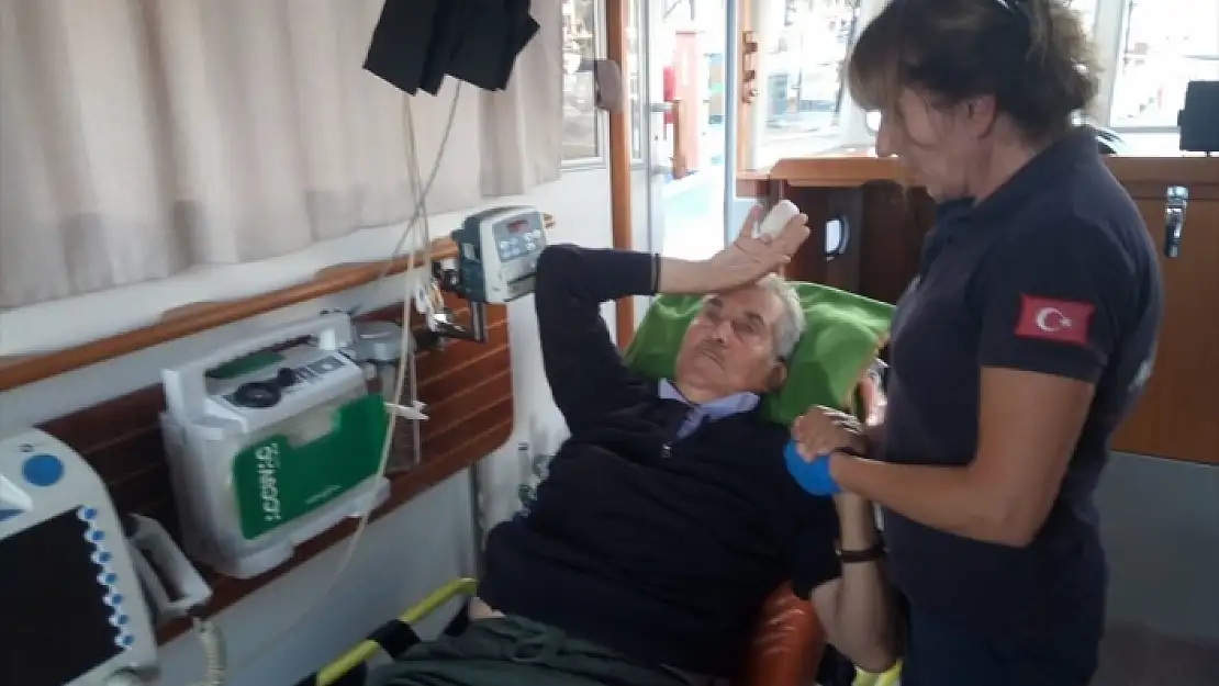 FERİBOTTA PARMAĞI KOPAN YARALIYA DENİZ AMBULANSI