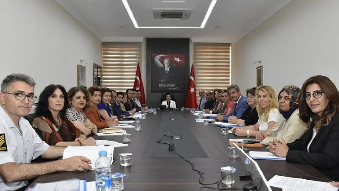 MUĞLA'DA KADINA YÖNELİK ŞİDDETE KARŞI TOPLANTI DÜZENLENDİ
