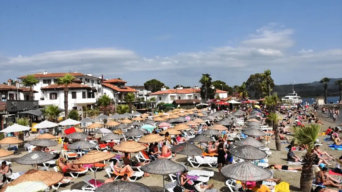 MUĞLA'DA ''SAKİN KENT''TE  OTELLER DOLUNCA KAMP ALANLARINDA YOĞUNLUK OLUŞTU
