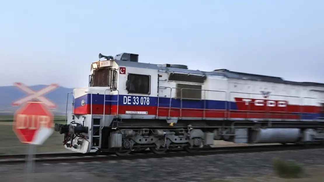 TÜRKİYE İLE GÜRCİSTAN ARASINDA İLK İHRACAT TRENİ KALKIYOR