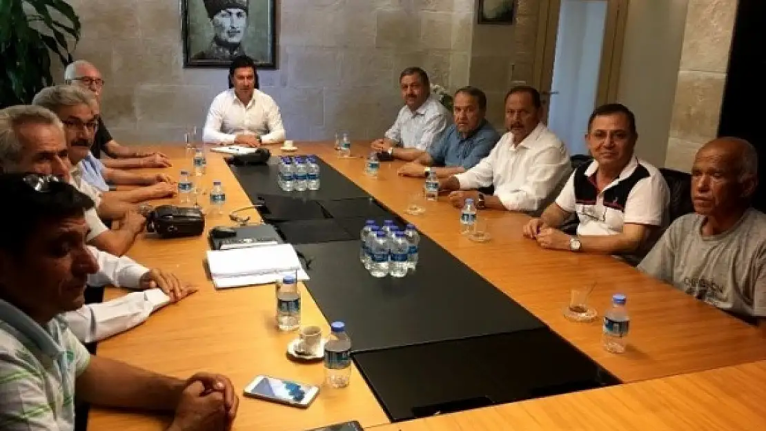 ZİRAAT ODALARI BAŞKANLARI AHMET ARAS'I ZİYARET ETTİ