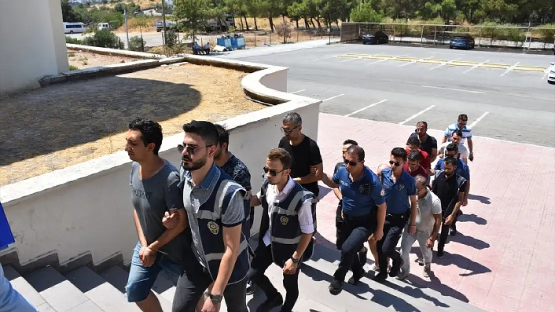 BODRUM'DA FETÖ FİRARİLERİ YUNANİSTAN'A KAÇMAYA ÇALIŞIRKEN YAKALANDI