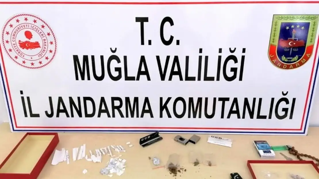 UYUŞTURUCU SATAN ŞÜPHELİ JANDARMADAN KAÇAMADI