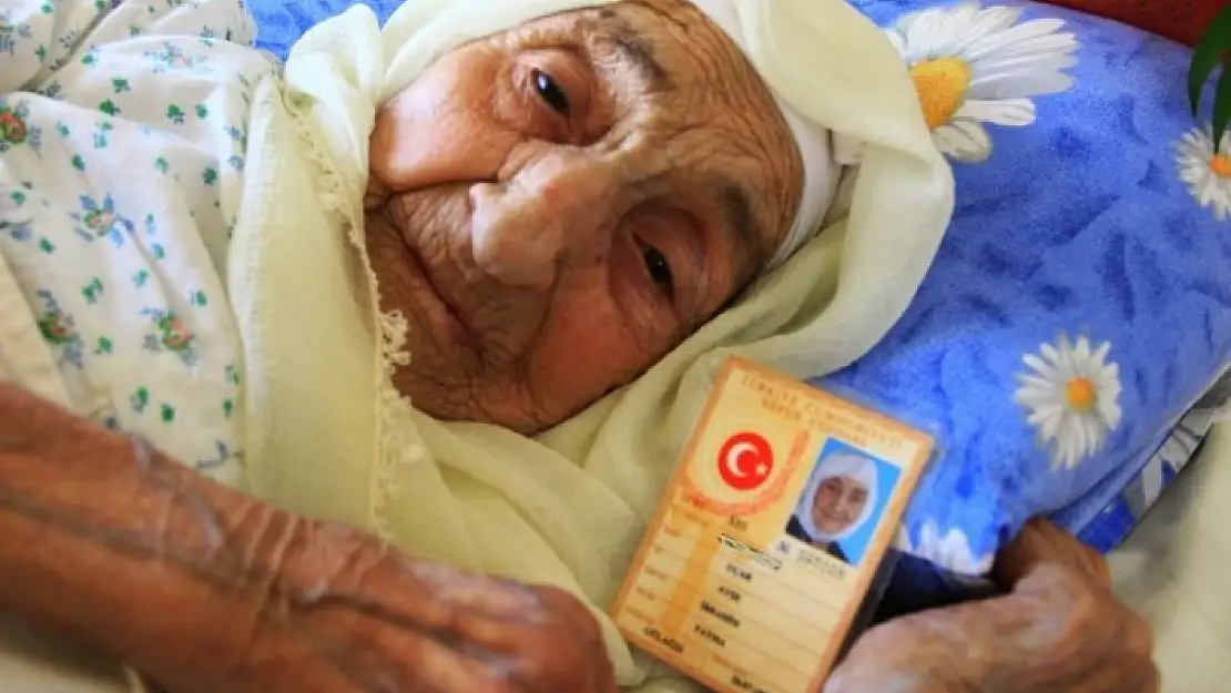 MUĞLA'LI AYŞE NİNE TAM 113 YAŞINDA