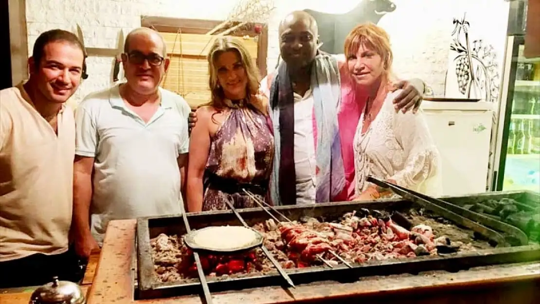 NORVEÇ PRENSESİ BODRUM'DA OCAKBAŞINA GEÇTİ