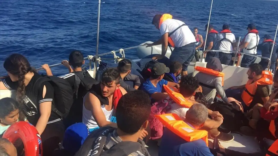 DATÇA'DA 28 DÜZENSİZ GÖÇMEN YAKALANDI