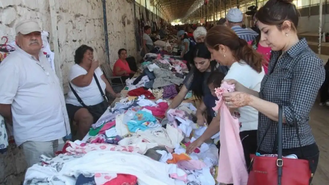MARMARİS'TE EV KADINLARI AİLE EKONOMİSİNE KATKI SAĞLADI