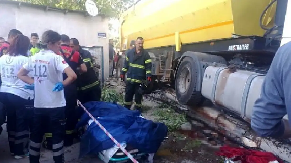 MİLAS'TA KONTROLDEN ÇIKAN TIR DEHŞET SAÇTI