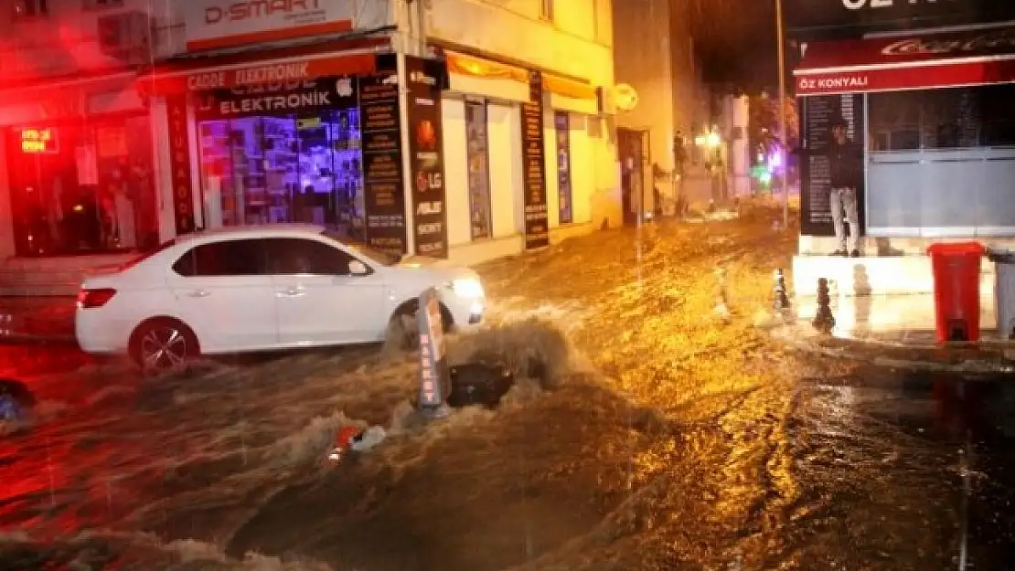 BODRUM'DA AŞIRI YAĞIŞLAR HAYATI OLUMSUZ ETKİLEDİ