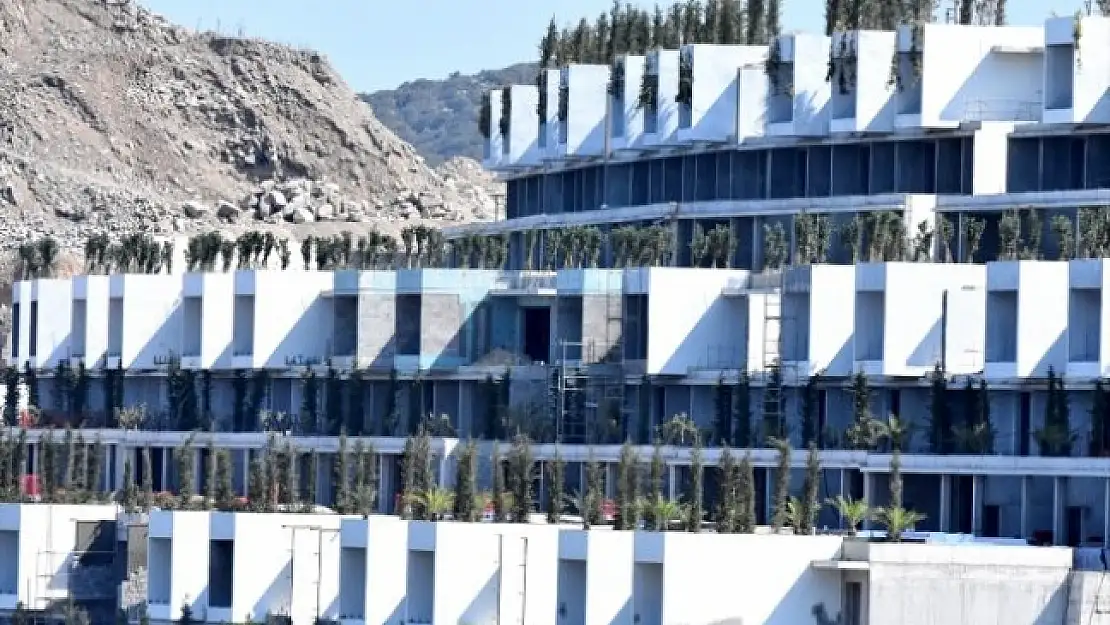 BODRUM'DA KAÇAK VE USULSÜZ YAPILARIN YIKIMI SÜRÜYOR